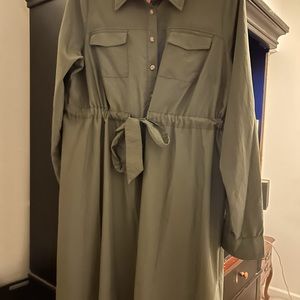 Women’s dress, buttons to the waist